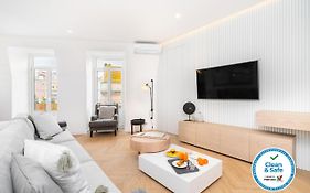 Whome | Luxury Duplex Prime Location Great For Families